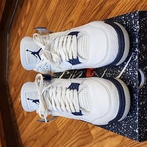 Air Jordan 4 Retro